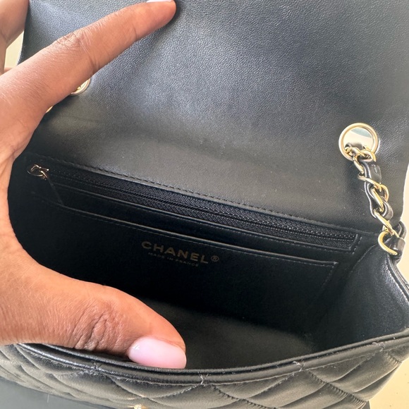 🖤 CHANEL MINI CLASSIC FLAP 🖤 - Picture 10 of 15